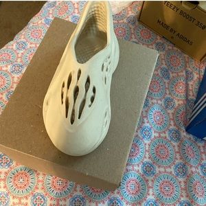 Toddler Yeezy foam runners gently used